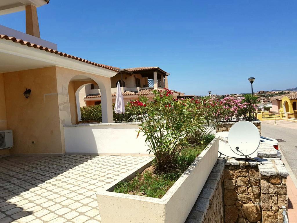 Case Vacanza Rosa Porto San Paolo  Ngoại thất bức ảnh